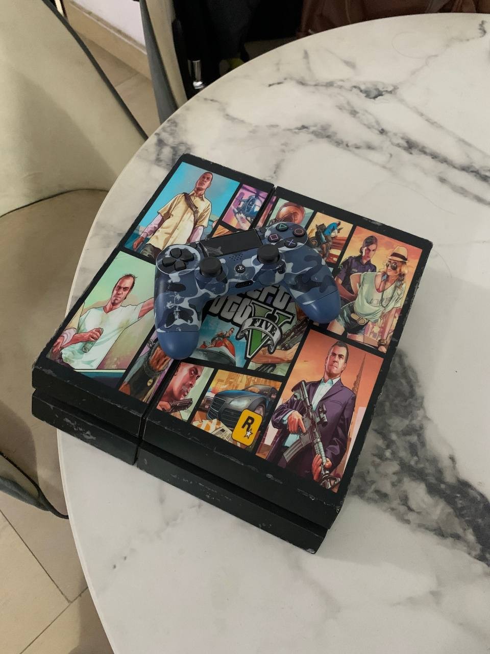 Clean 500Gb PlayStation 4 With 1Pad, 2 Inbuilt Games ( Pes2025 & Batman) For-Sale
