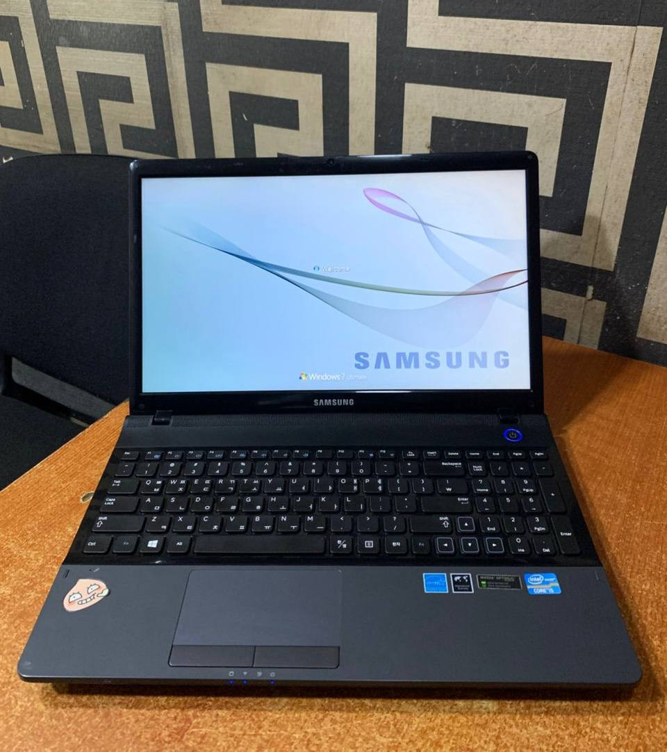 V.Clean 4Gb Ram, 500Gb Hdd, Corei5, 2hurs Ba3 Life Samsung laptop For-Sale [ Product Code >> 0397 ]