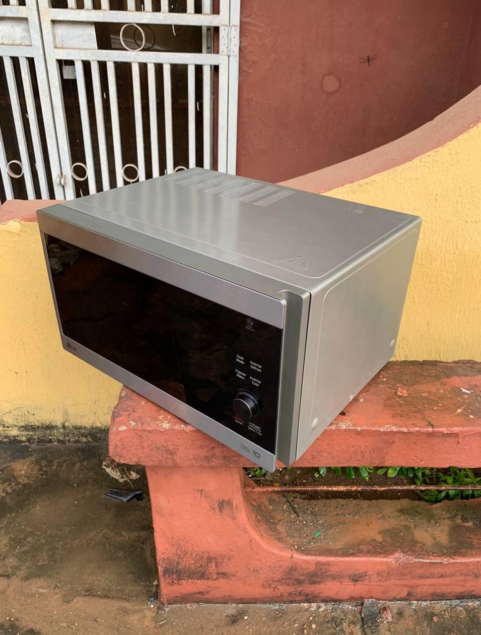 ❌❌SOLD-OUT❌❌ V.Clean, 3Weeks Used, 42Litters, Smart Inverter LG Microwave Oven MH8265DIS  For-Sale [ Product Code >> 0278 ]