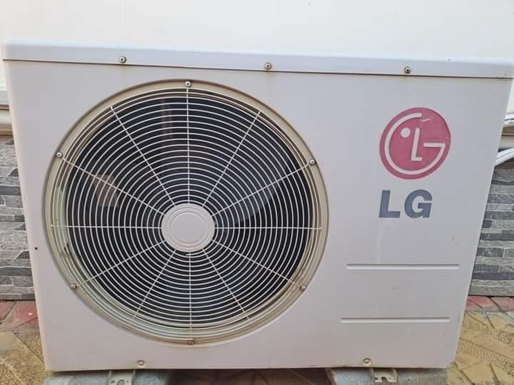 Clean 2hp LG Air conditioner