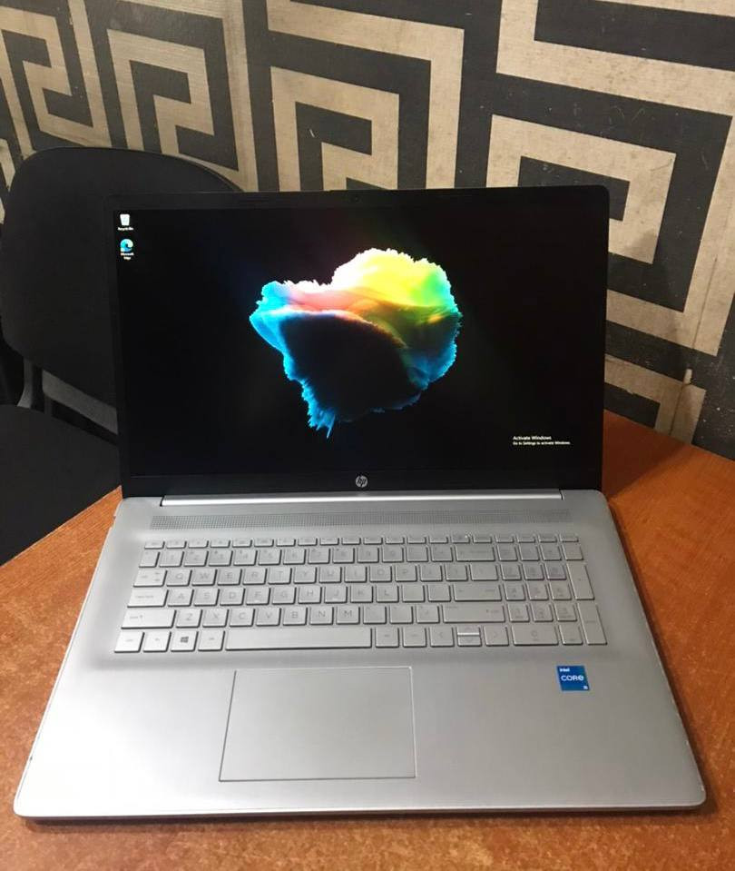 V.Clean 1Terabyte Hdd, 12Gb Ram, Corei5, Keyboard Light, 2-3 Hp Ba3 Life, Hp 15 laptop