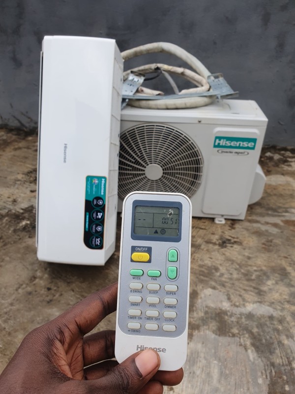 ❌SOLD OUT ... VERY CLEAN 1HP HISENSE INVERTER AIR CONDITIONER WITH REMOTE AND FULL KITS