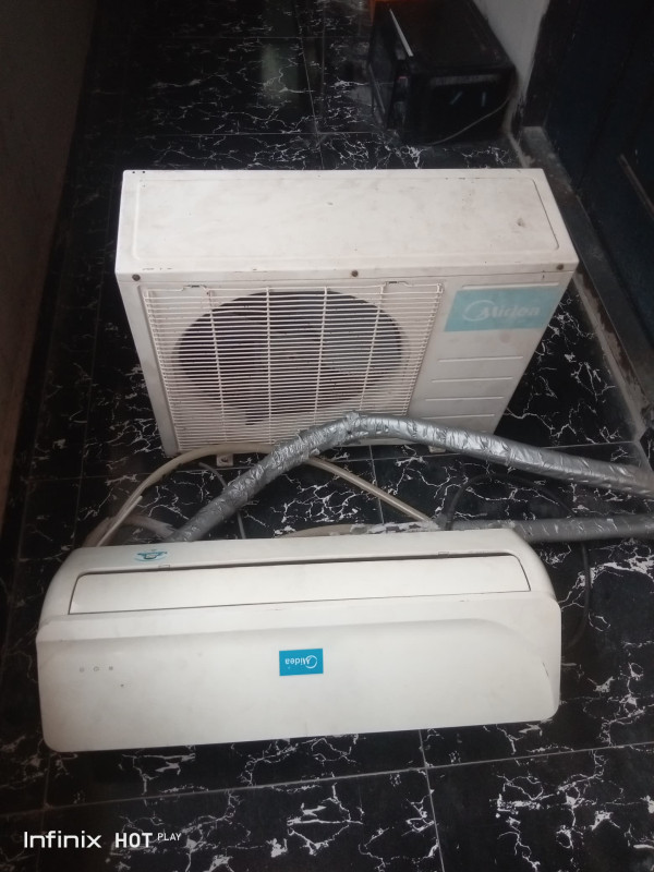 Midea 1HP air conditioner