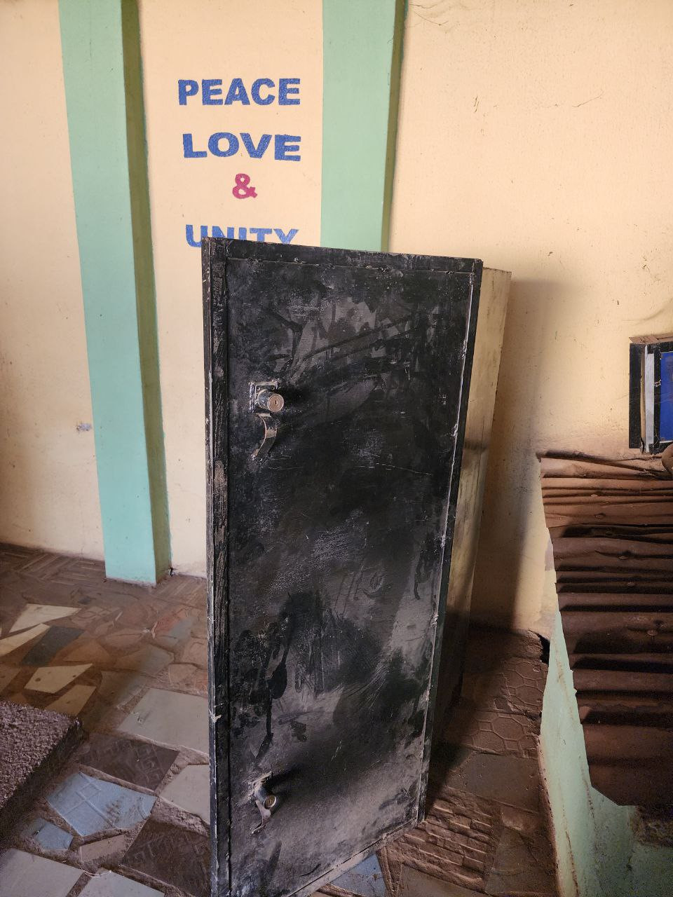 5 feet tall Complete iron safe, with three compartment, with two Working  jam key for-sale