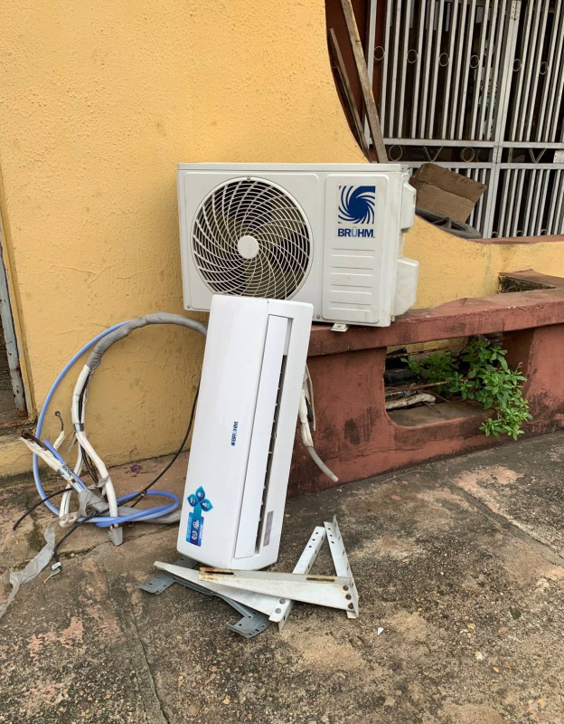 V.Clean 6Months Used 1.5Hp Bruhm Air-Conditioner With Gas, Kit, Outdoor and Indoor Hanger For-Sale  [ Product Code >> 0604 ]