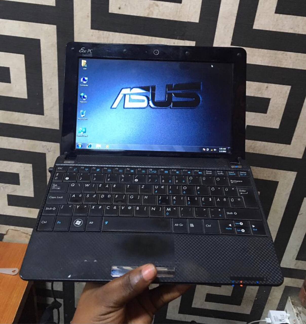 2Gb Ram, 320Gb Hdd, 2-3Hours Ba3 life Asus Mini Laptop For-Sale