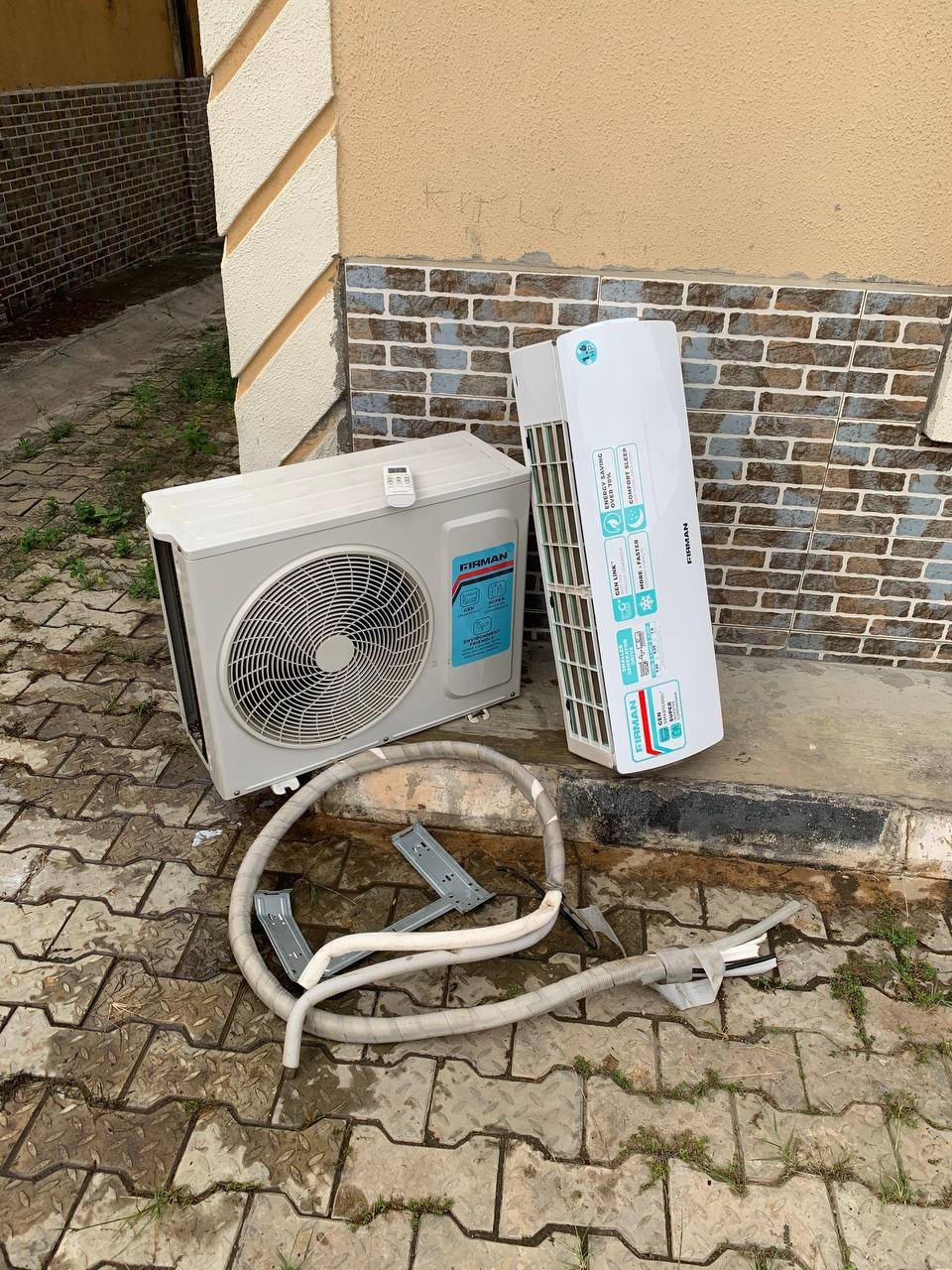 V.Clean Sumec Firman 1.6hp Inverter Air-Conditioner with kit, Inner hanger and already filled Refrigerant For-Sale