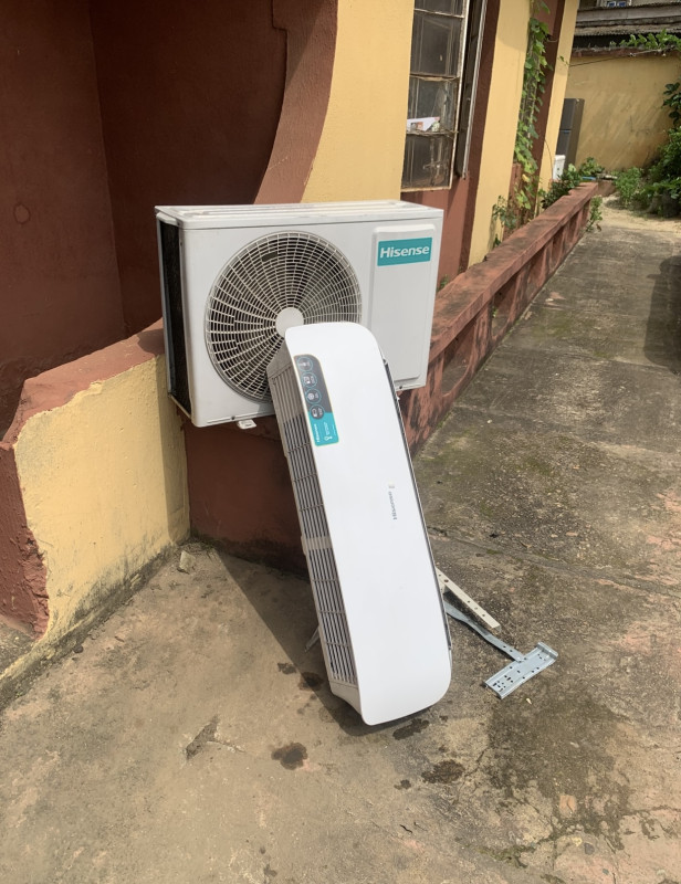 V.Clean 2Hp Hisense Low-Voltage Storage Air-Conditioner With Gas, Kit, indoor and outdoor Hanger For-Sale [ Product Code >> 0634 ]