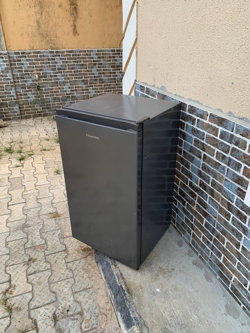 V.Clean Table Top 90 Litters Hisense Refrigerator For-Sale [ Product Code >> 0324 ]