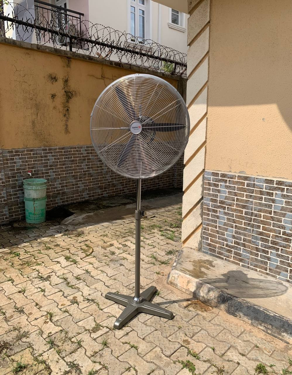 V.Clean, 3Weeks Used, Scanfrost Industrial Fan 24 Inch Fan SFIF24D For-Sale