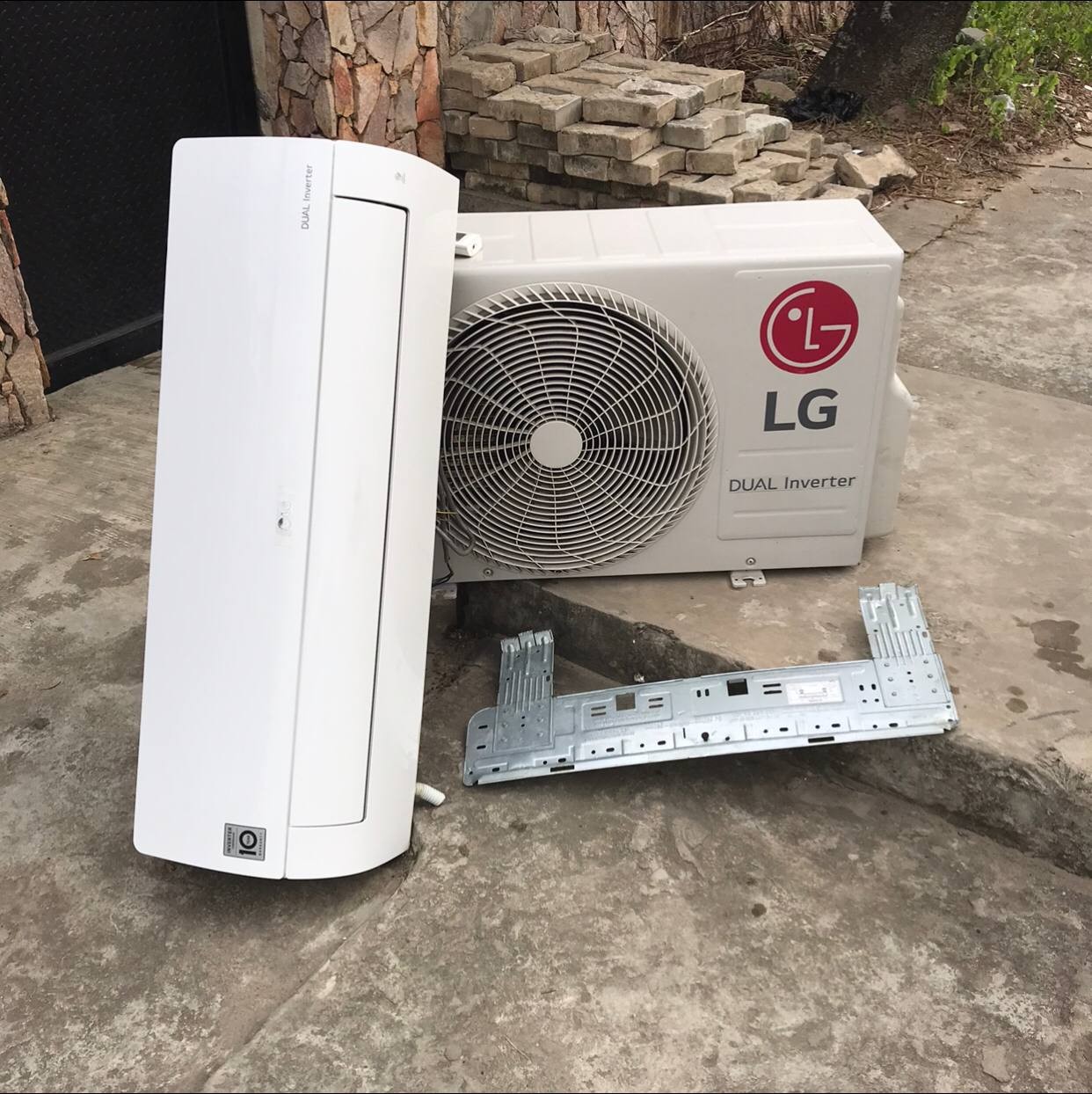 ❌️SOLD-OUT ... V.Clean 1.5Hp Lg Dual Inverter Air-Conditioner For-Sale