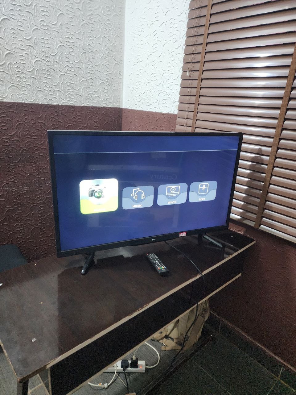 V❌❌SOLD-OUT❌❌  .Clean 43-inches LG TV