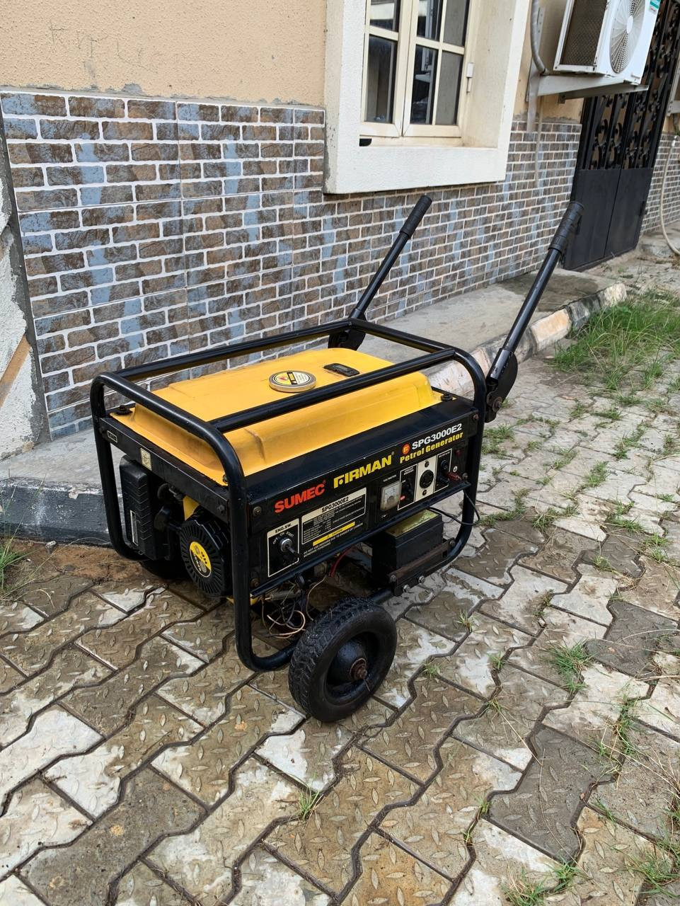 Clean 2.8Kva Sumec Firman kick starter SPG3000E2 For-Sale