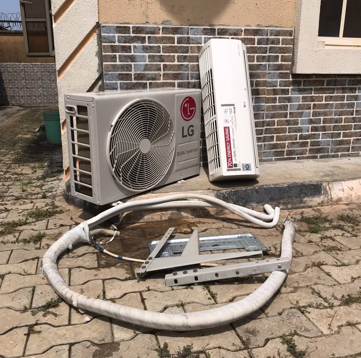 ❌❌SOLD-OUT❌❌ ... V.Clean 2Months Used 1hp- LG Dual Inverter Conditioner With kit, Gas, Indoor and outdoor hanger For-Sale