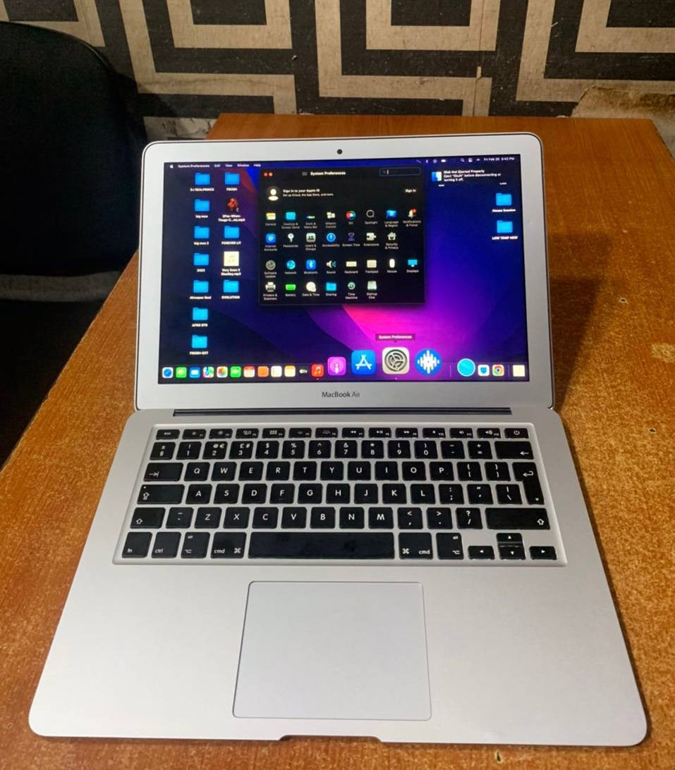 V.Clean 8Gb Ram, 256Gb Ssd, Corei5, 2-3Hours Ba3 Life, Keypad Light, 2017 MacBook Air Laptop For-Sale