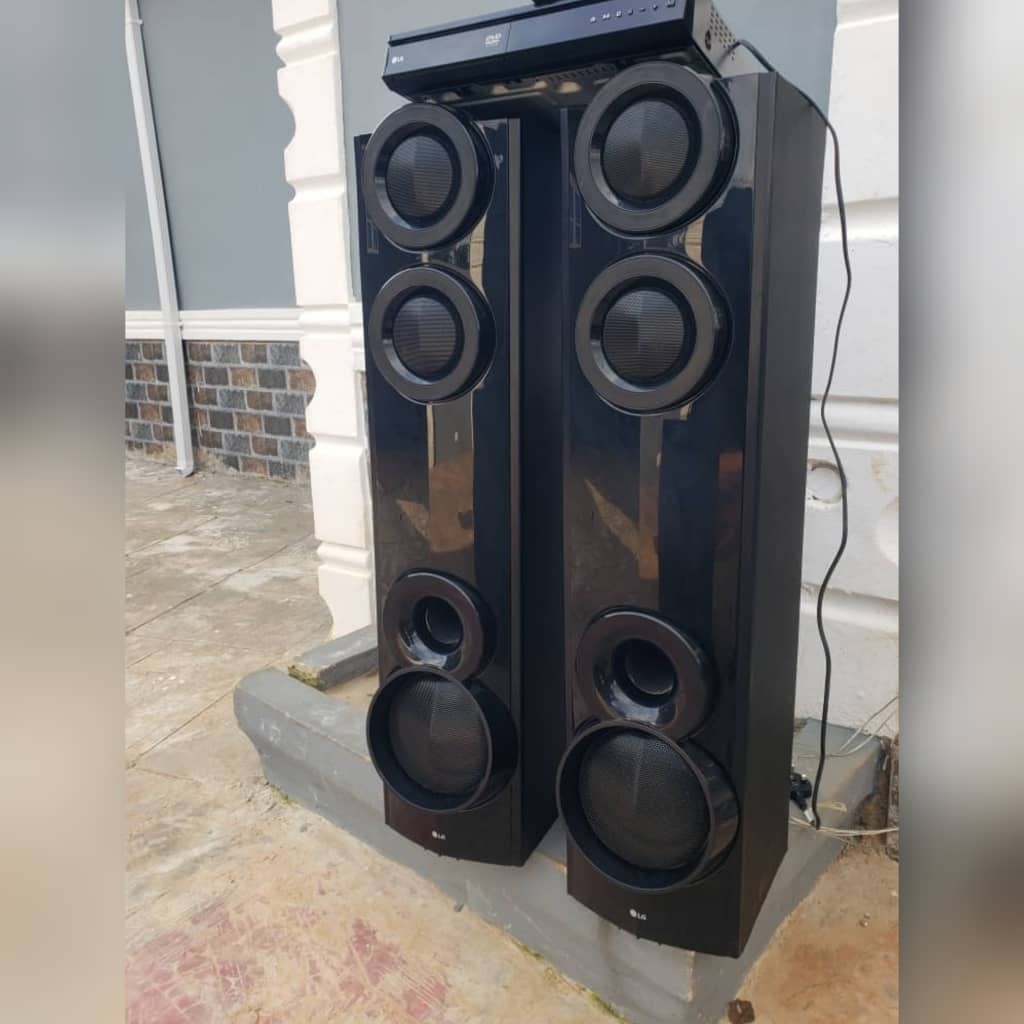 Super clean LG 1000w bodyguard home theater for sale