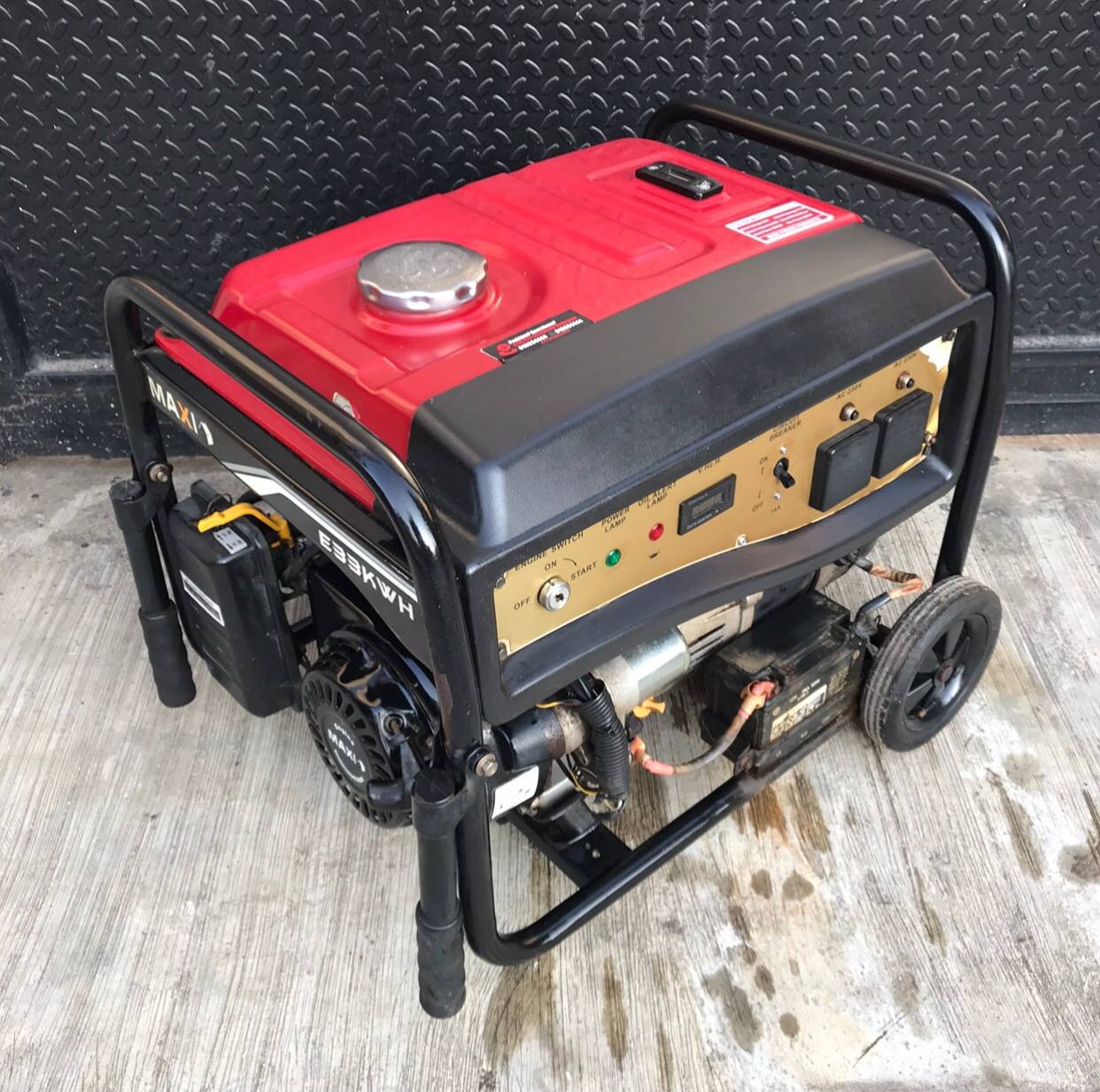 ❌️SOLD-OUT ... Clean Maxi Generator 4.1KVA / 3.3KW - (Key Starter + Wheels & Handle) For-Sale