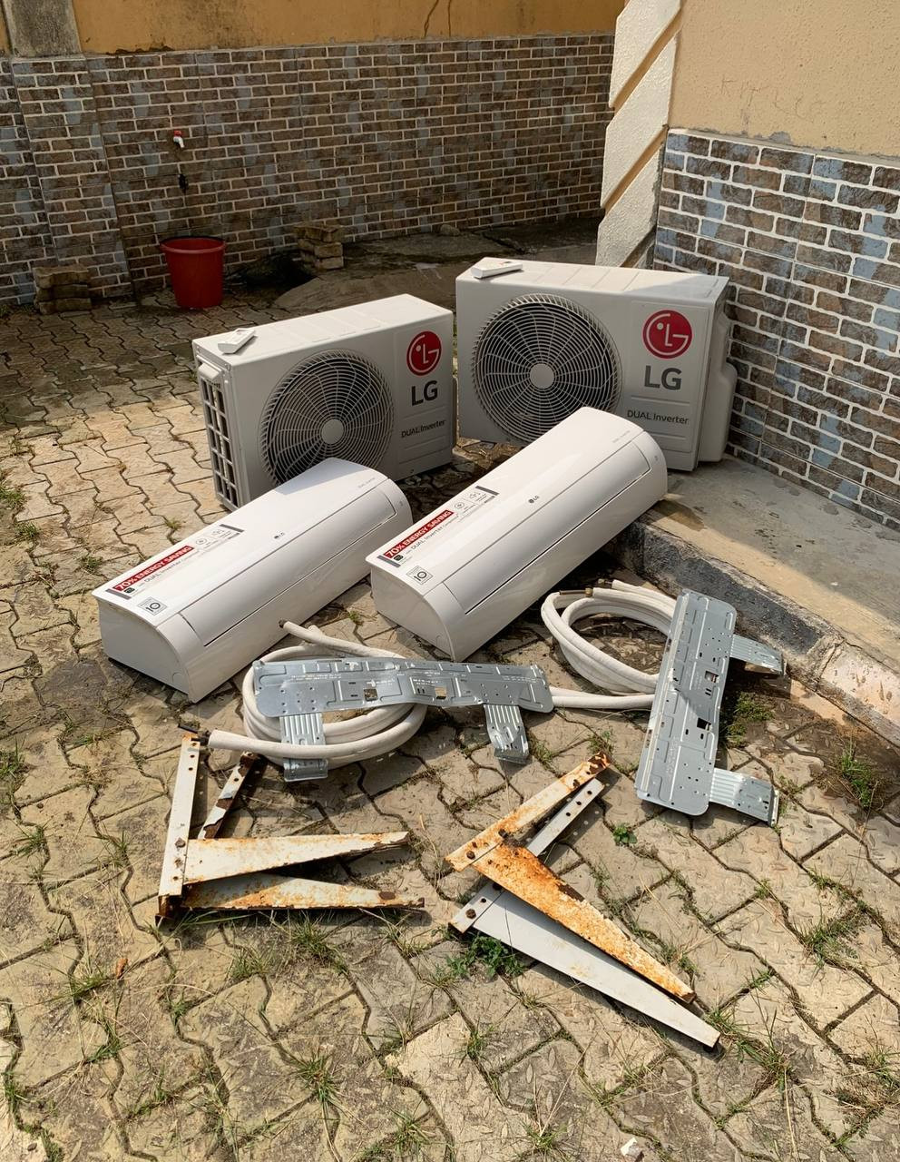 V.Clean 1.5Hp LG Inverter Air-Conditioner With already filled Gas, Kit, Indoor and Outdoor Hanger For-Sale