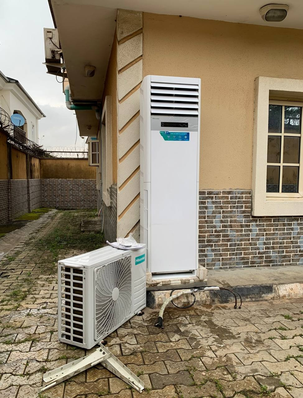 2Months Used, 2Hp Hisense Floor Standing Air Conditioner AF20SC1 With Kit, Already Fixed Gas and Outdoor Hanger For-Sale