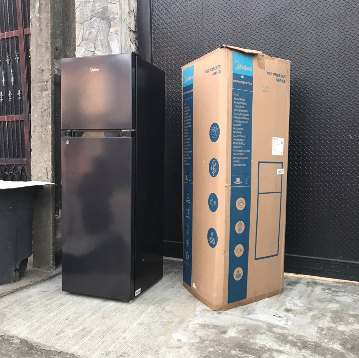 ❌SOLD-OUT ... V.Clean One Month Used Double Door Midea Refrigerator HD-216F Jazz Black