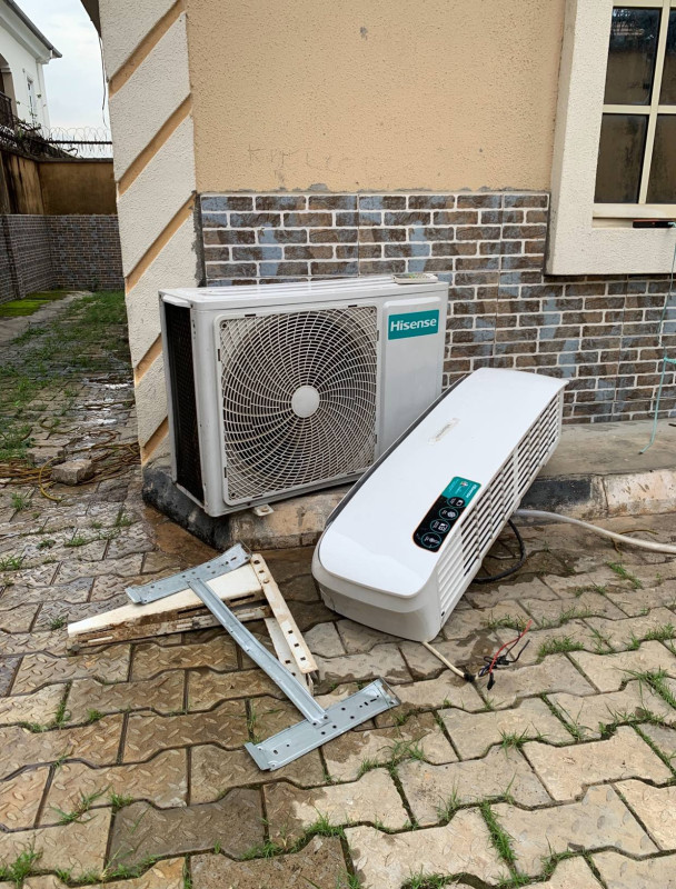 V.Clean 2Hp Hisense Low-Voltage Storage Air-Conditioner With Gas, Kit, indoor and outdoor Hanger For-Sale [ Product Code >> 0525 ]