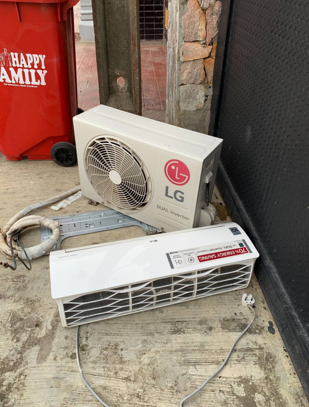 ❌❌SOLD-OUT❌❌ V.Clean 1.5Hp LG Dual Inverter Air-Conditioner With Kit and hanger For-Sale [ Product Code >> 0394 ]