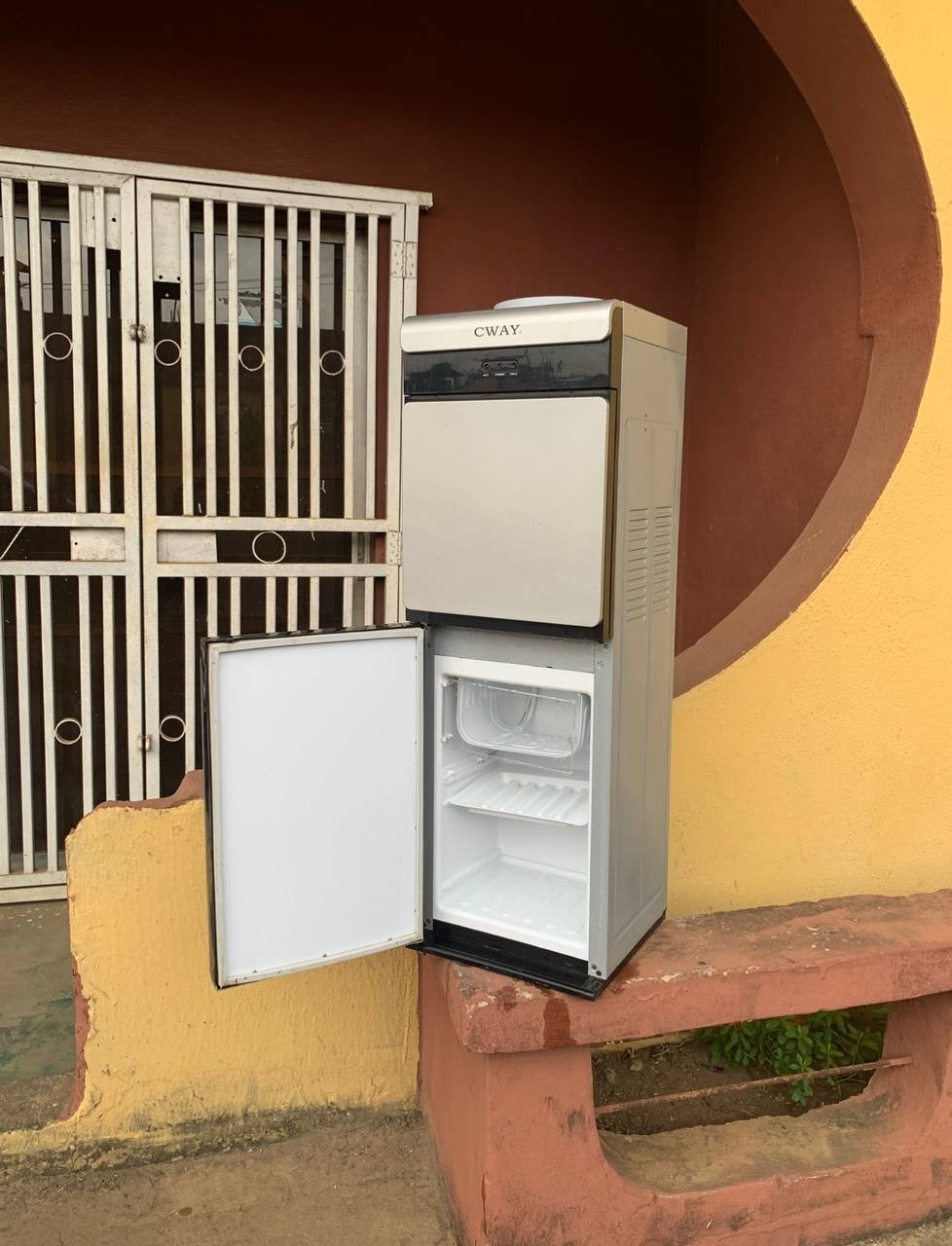 V.Clean Hot & Cold Cway Water Dispenser YLR2 0-5 (BYB72) With Mini Fridge & Freezer below For-Sale