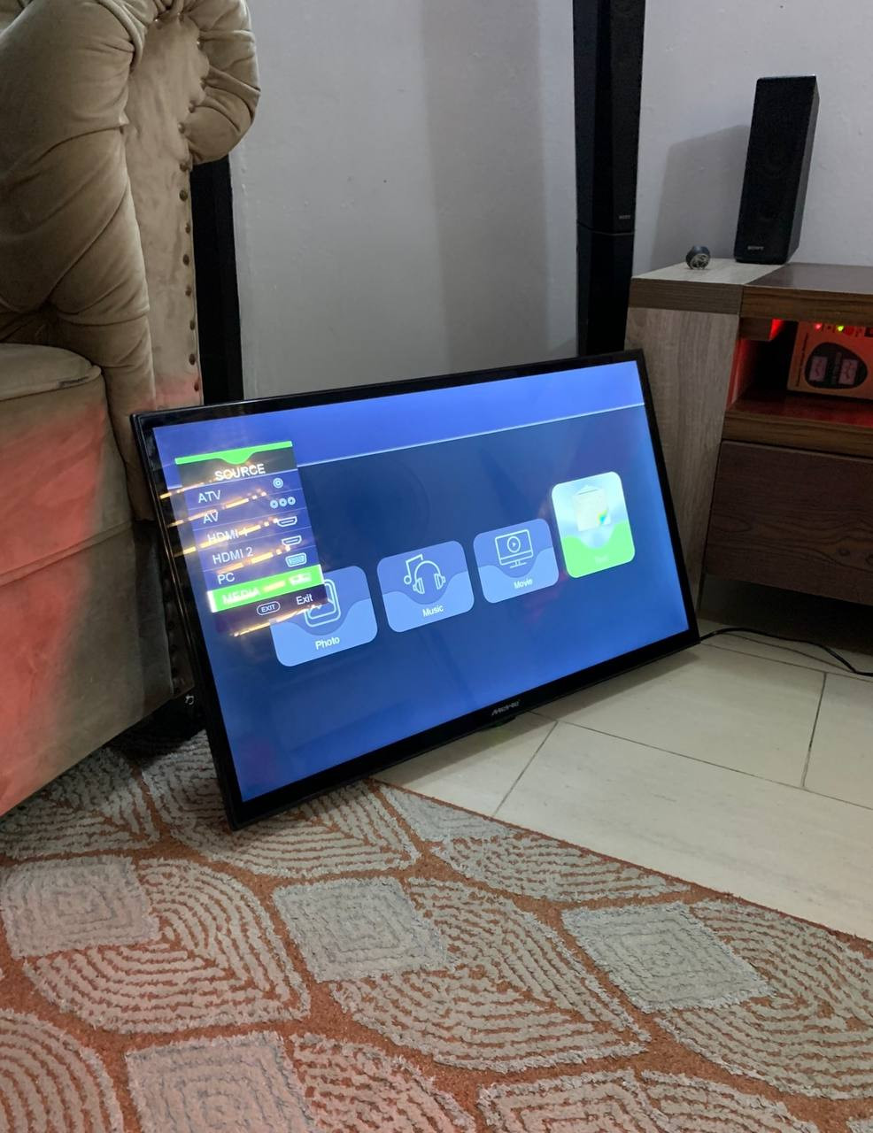 V.Clean, 3Weeks Used, 32Inches Frameless Mewe Full Hd Led Tv For-Sale