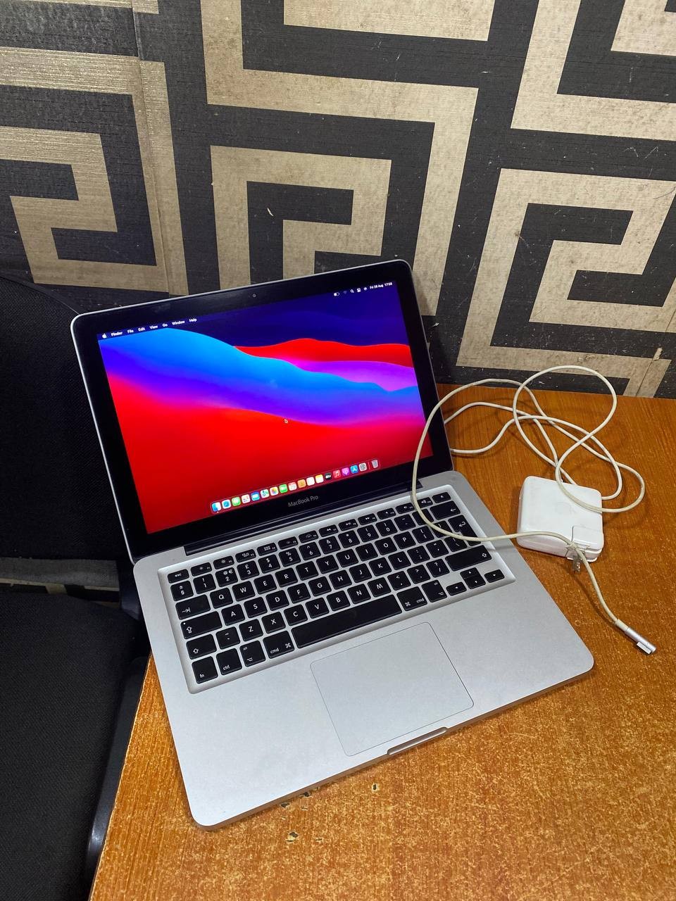 V.Clean 8Gb Ram, 500Gb Hdd, Corei5, Keyboard Light, 2012 MacBook Pro Laptop For-Sale