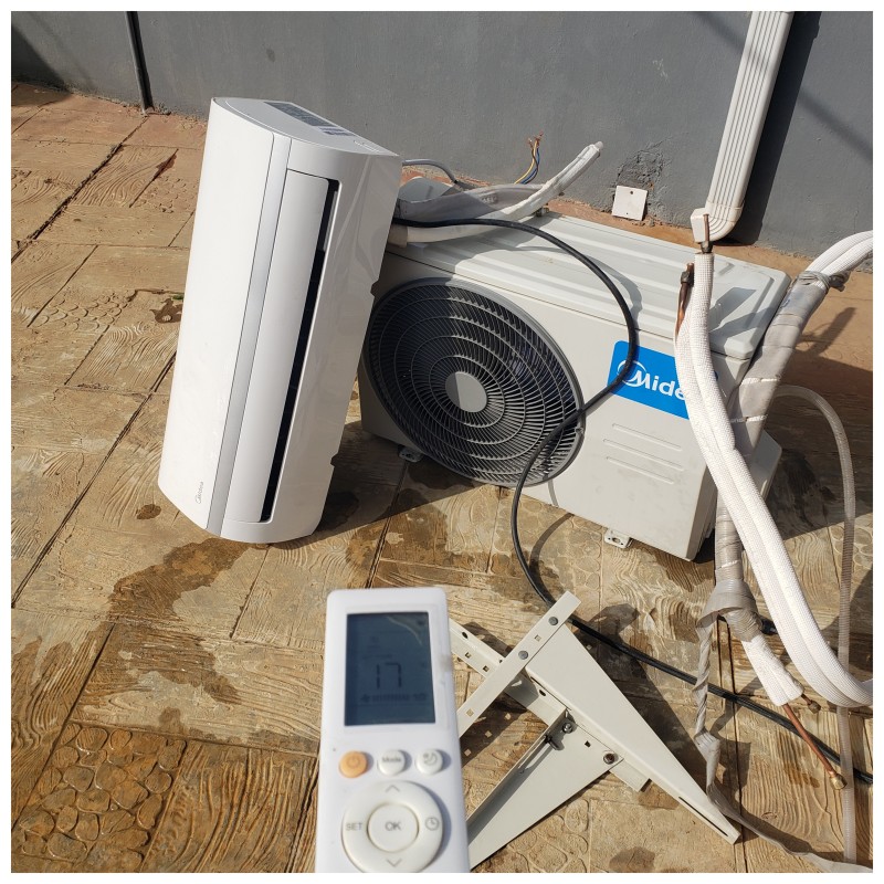 Just 3 month used 1hp midea super clean semi inverter ac with R410 Gass