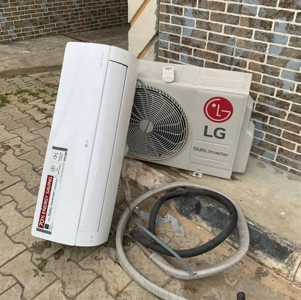 V.Clean 1.5Hp Lg Dual Inverter Air-Conditioner With Kit, Inner Hanger and Already Filled Gas For-Sale