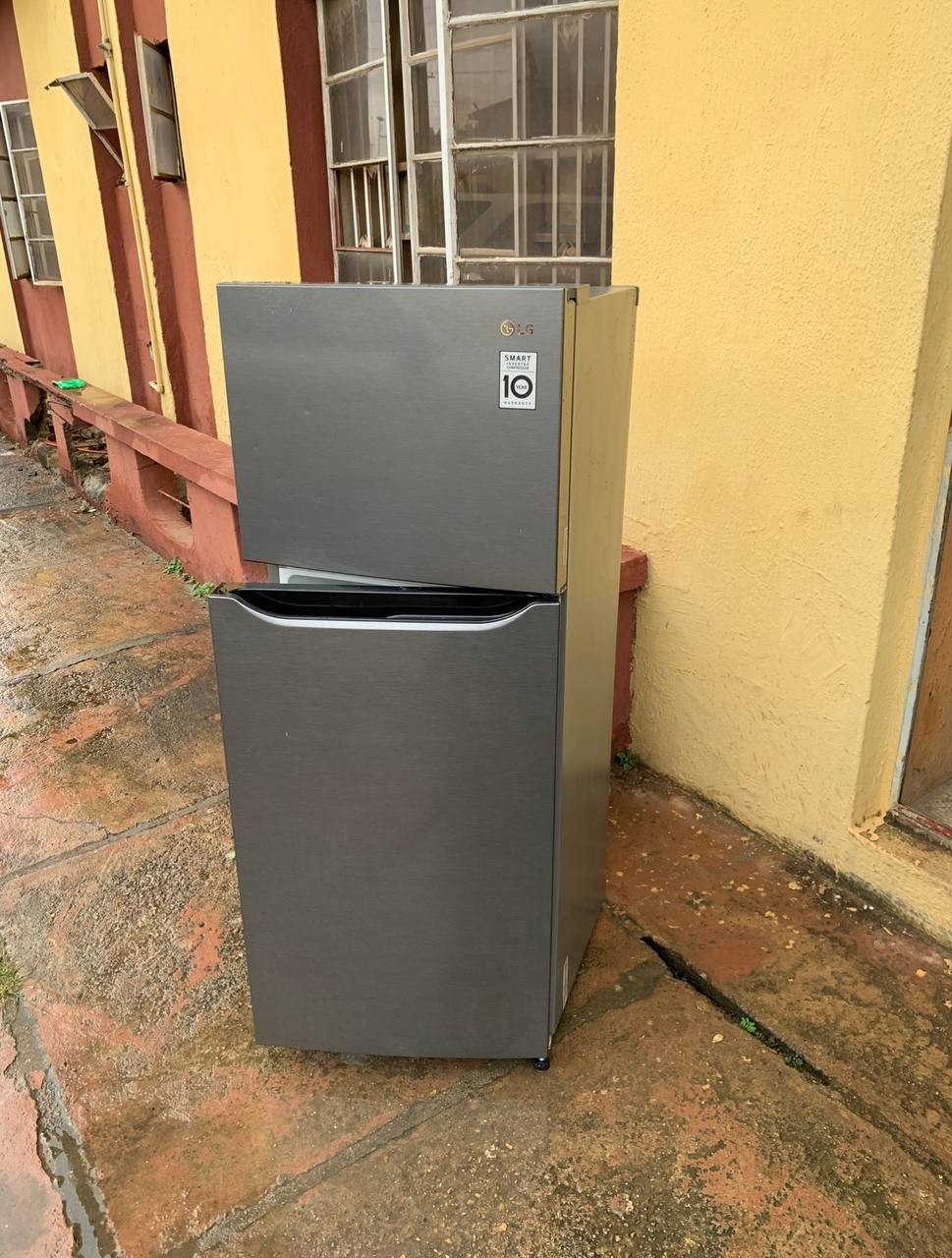 V.Clean LG 187L Top Freezer Refrigerator | Smart Inverter Compressor [GN-B202SQBB] For-Sale