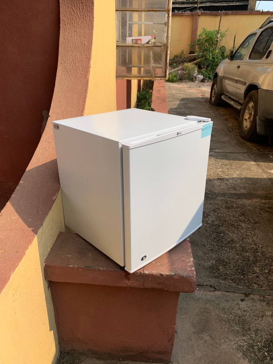 V.Clean 3Weeks Used, LG 48Litters Single Door Refrigerator With Mini Freezer Compartment GL-051SQQP For-Sale [ Product Code >> 0275 ]