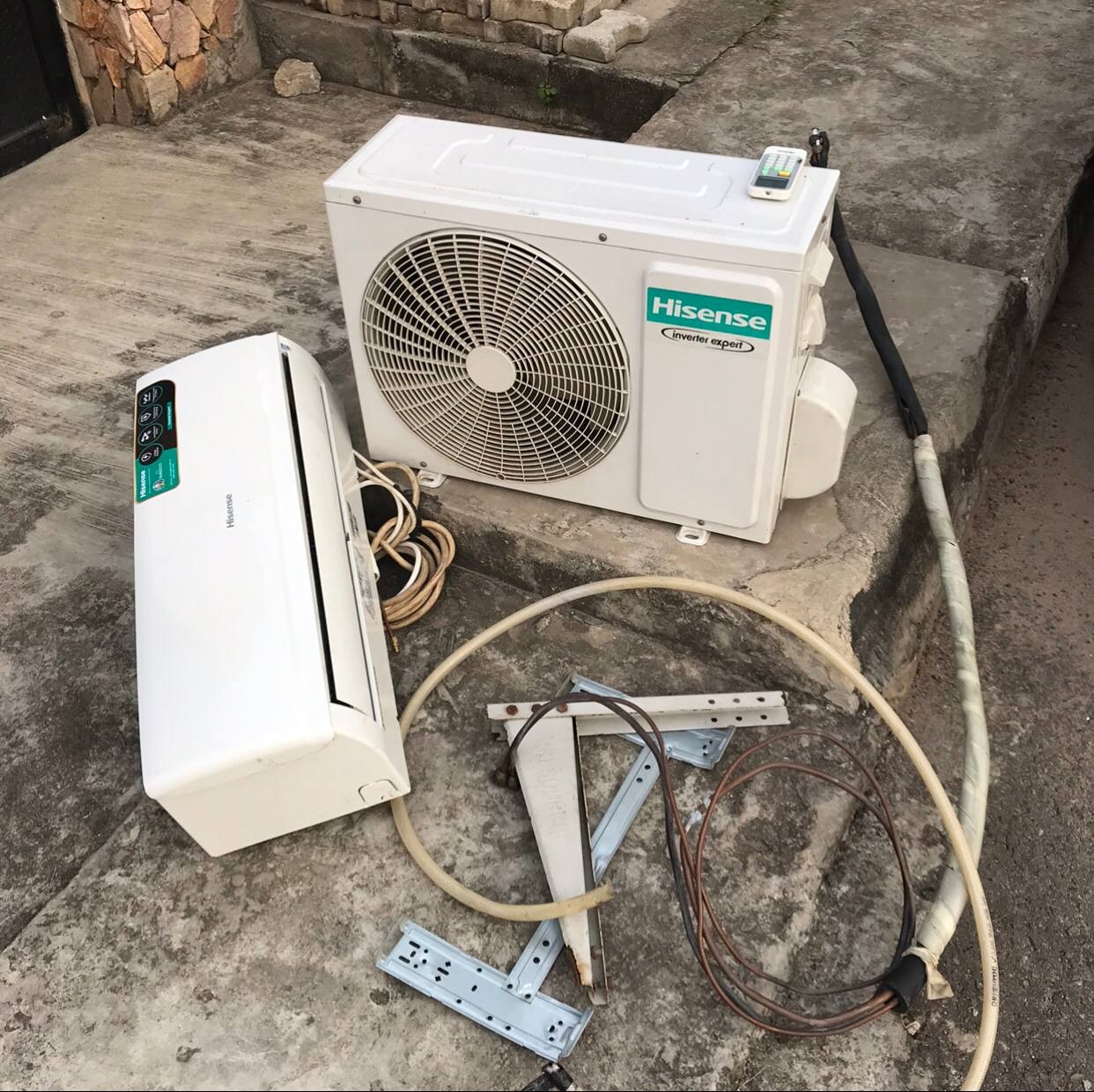 V.Clean 1Hp Hisense Inverter Ac With Already Filled R410A Gas, Kit, Out Door and Indoor Hanger For-Sale