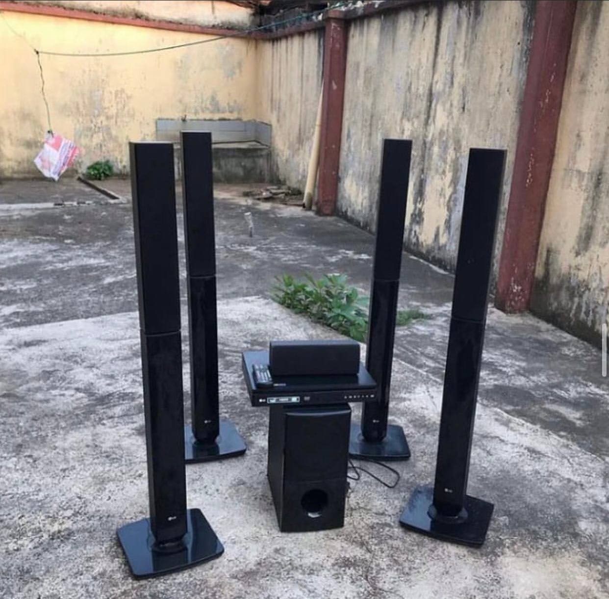 V.Clean Bluetooth 1000W LG DVD Home Theater Sound System #for_sale