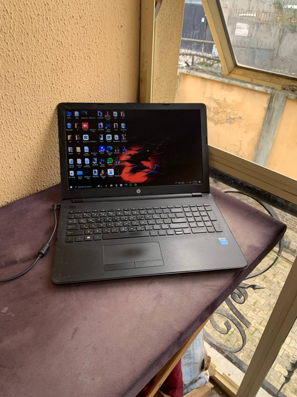 Clean 4Gb Ram, 500Gb Hdd, 2Hurs Ba3 Life, Corei3, Hp 250 Laptop For-Sale  [ Product Code >> 0611 ]