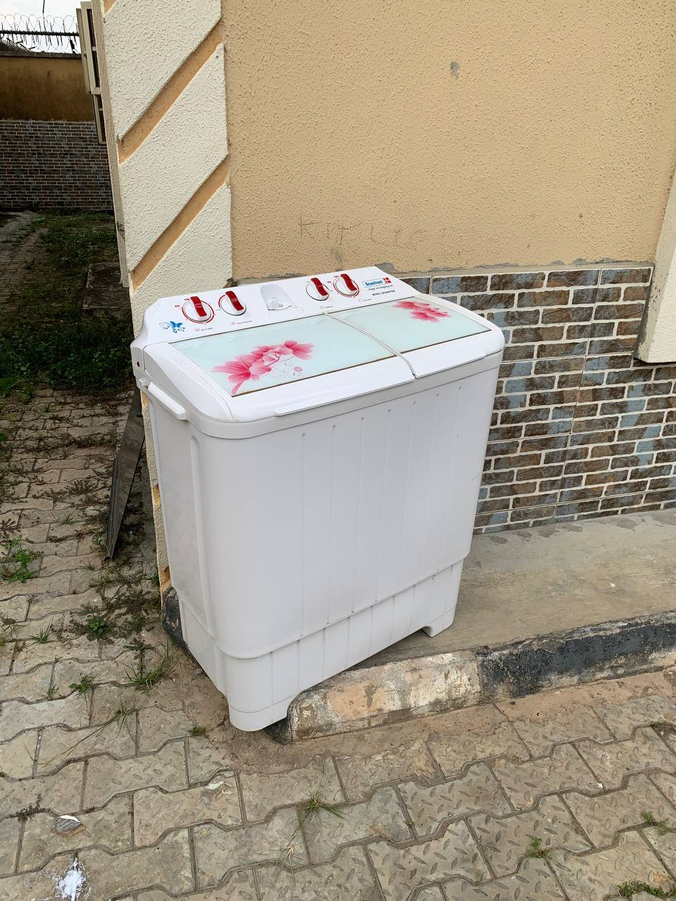 V.Clean Scanfrost 6.8kg Twin Tub semi-Automatic washing machine-SFSANTTD6 For-Sale