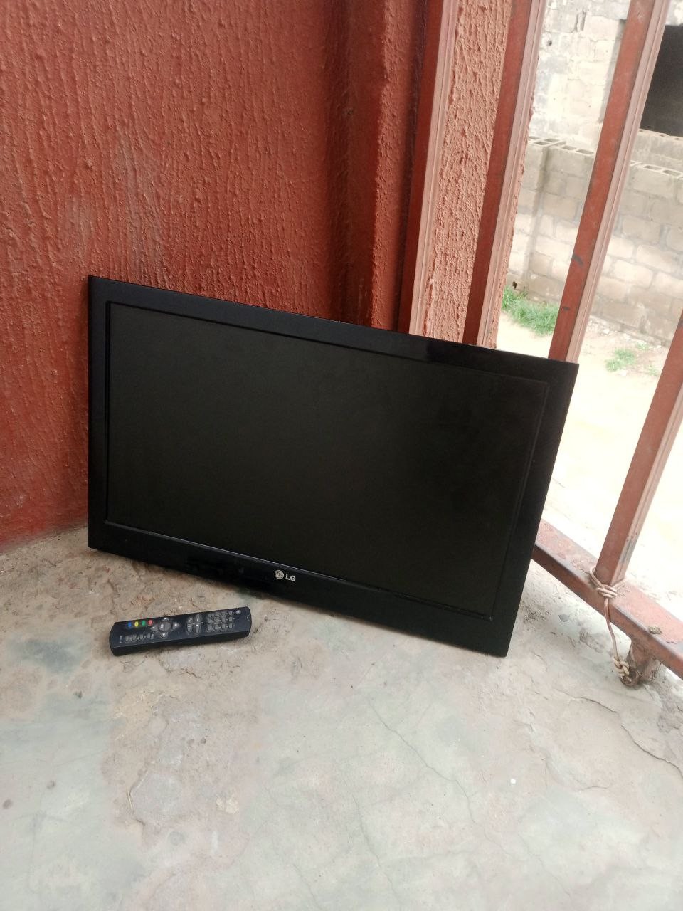 [K1]- 24Inches LED Tv With Side Dvd For-Sale