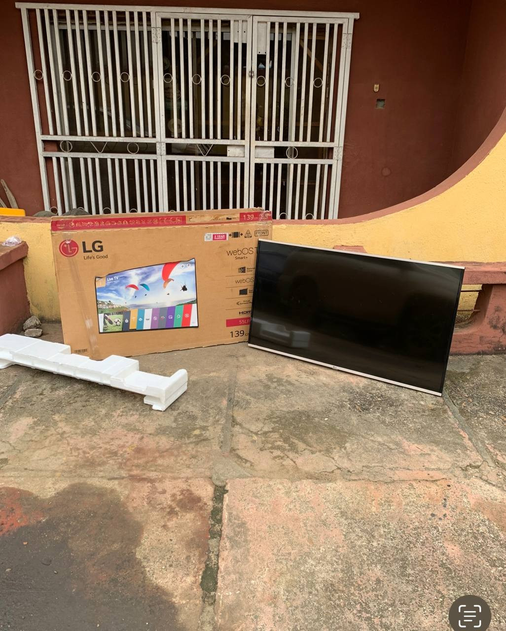 V.Clean, 55Inches, 4k, LG Smart Tv With Pack For-Sale