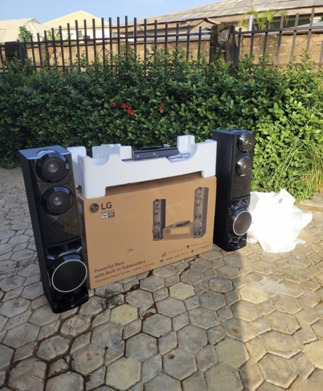 [K4] 1250W LG LHD687 4.2ch Home Theater System (NO CATON) ForSale