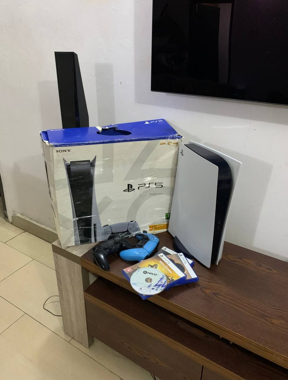 ❌❌SOLD-OUT❌❌ V.Clean, 1Tb, PlayStation 5 With 4 Different Cd Game, 2 Controller With Pack For-sale