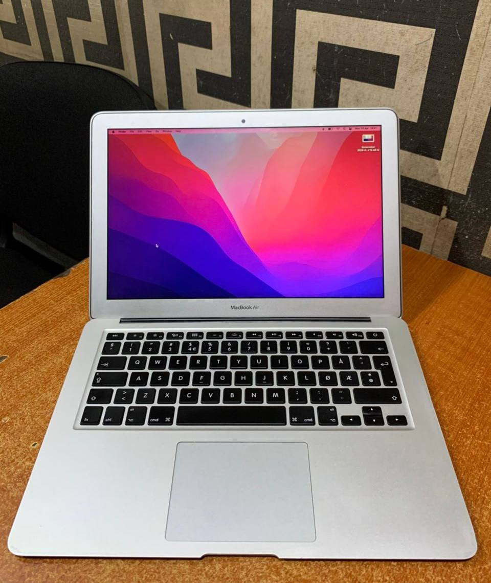 ❌❌SOLD-OUT❌❌ V.Clean 8Gb Ram, 128Gb Ssd, Corei5, Keyboard Light, Year 2017 MacBook Air Laptop For-Sale [ Product Code >> 0365 ]