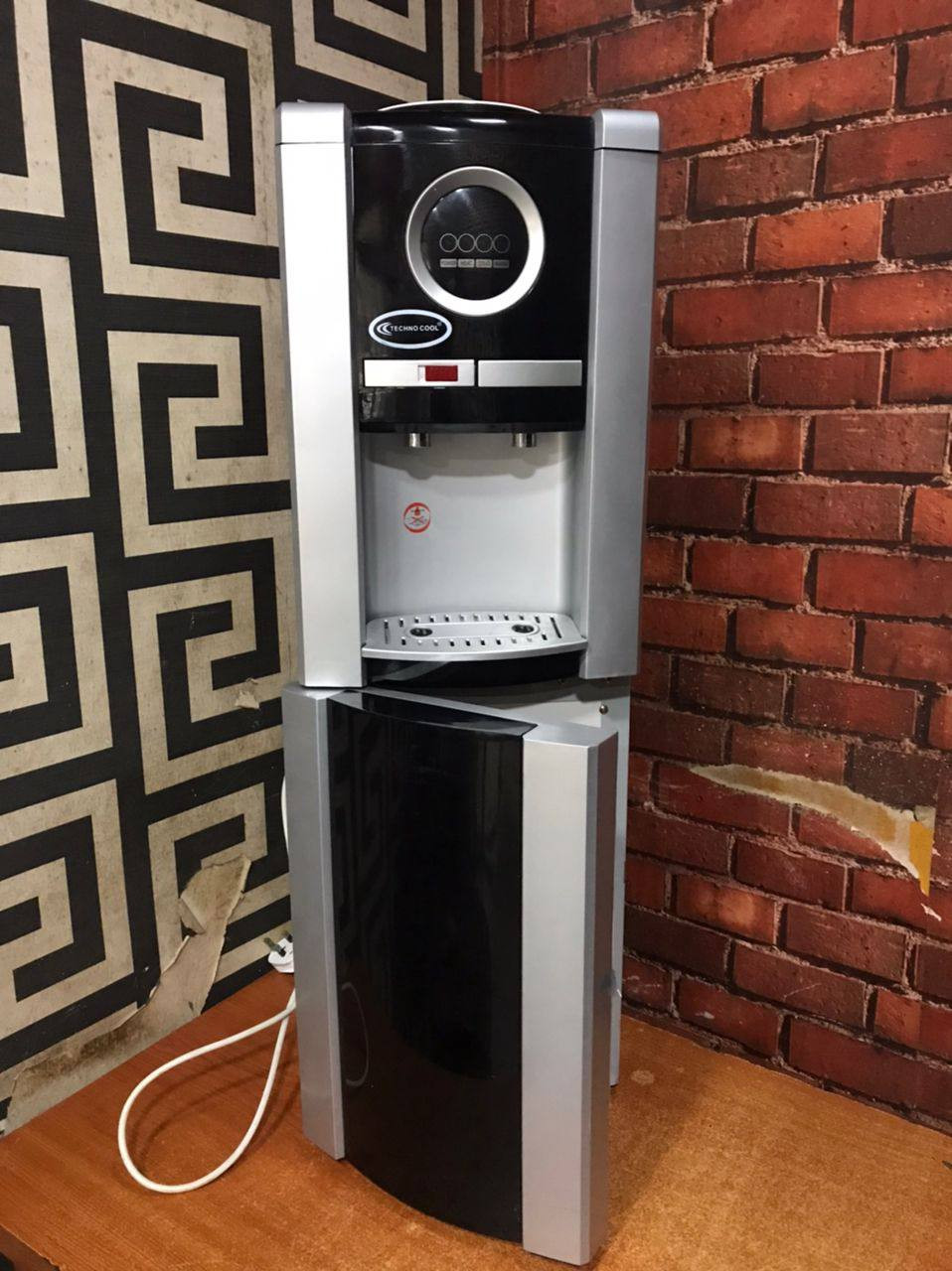 V.Clean Technocool Hot and Cold Water Dispenser With Small Freezer YLR2-11B For-Sale