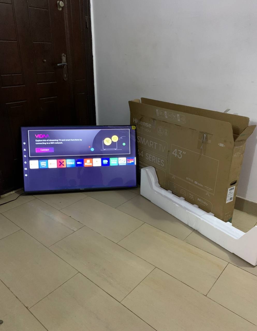 V.Clean 3Weeks Used 43Inches Hisense 4K Smart Tv With Box For-Sale