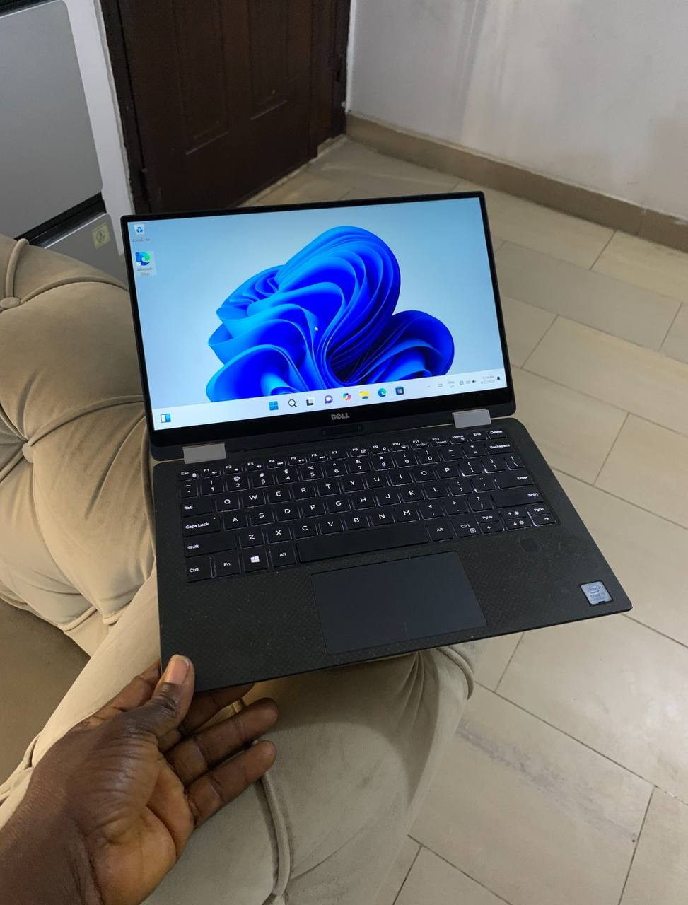 ❌❌SOLD-OUT❌❌ V.Clean 16Gb Ram, 512Gb Hdd, Corei7, Touchscreen, Keyboard Light, 5Hours Ba3 Life, Dell XPS 13 9365 Laptop For-Sale [ Product Code >> 0245 ]