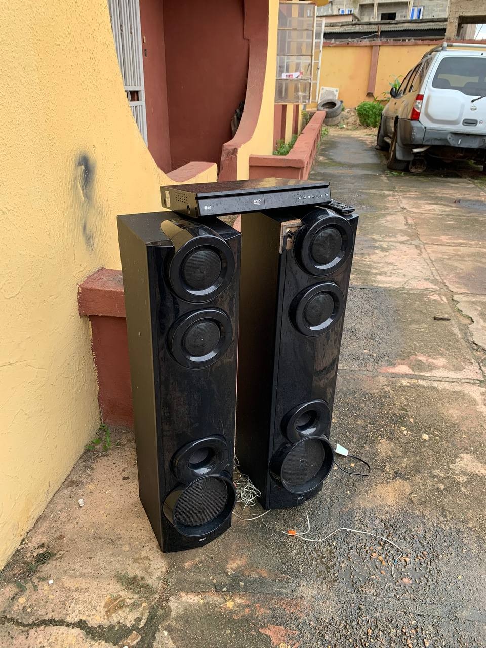 ❌❌SOLD-OUT❌❌ Clean 1000W, Bluetooth, top side Little Accidental Speaker, Dvd LG Home theater Sound System For-Sale