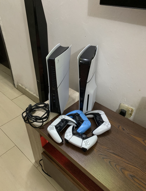 V.Clean, Slim, 1Tb, PlayStation 5 With 2Pad, 10 Different Installed and HDMI Cable For-Sale