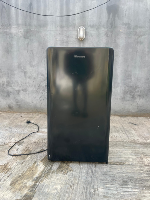 VERY CLEAN HISENSE TABLE TOP REFRIGERATOR [ Product Code >> 0430 ]