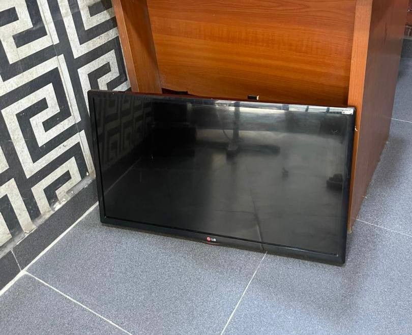 ❌❌SOLD-OUT❌❌ ... Clean 32Inches LG Led Tv For-Sale