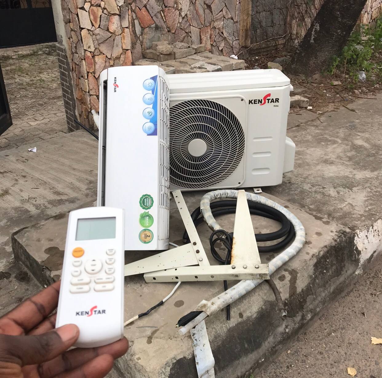 ❌️SOLD-OUT .....  V.Clean 3Months used 1Hp Kenstar Inverter KS-9VJN Air-conditioner with out-Door Hanger & Complete kit For-Sale